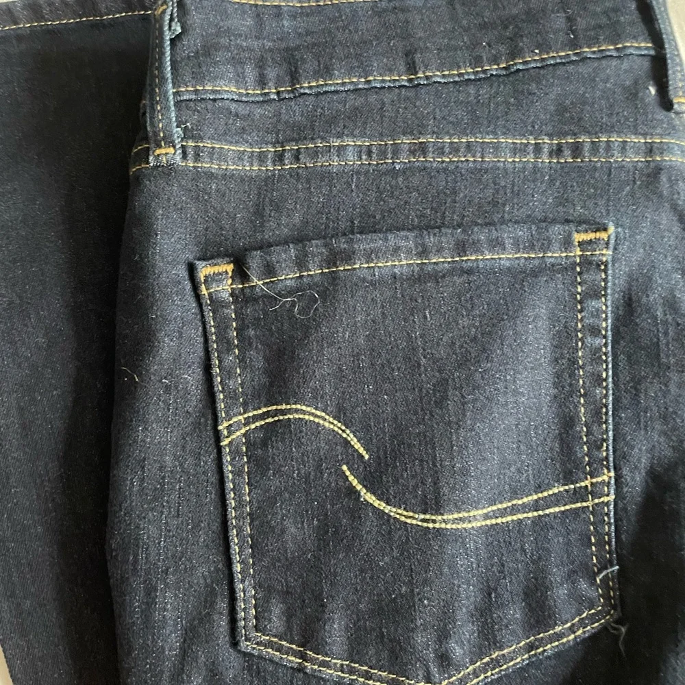 Signature by Levi Strauss & Co. Gold Label Women's Shaping Bootcut Jeans - Picture 5 of 5